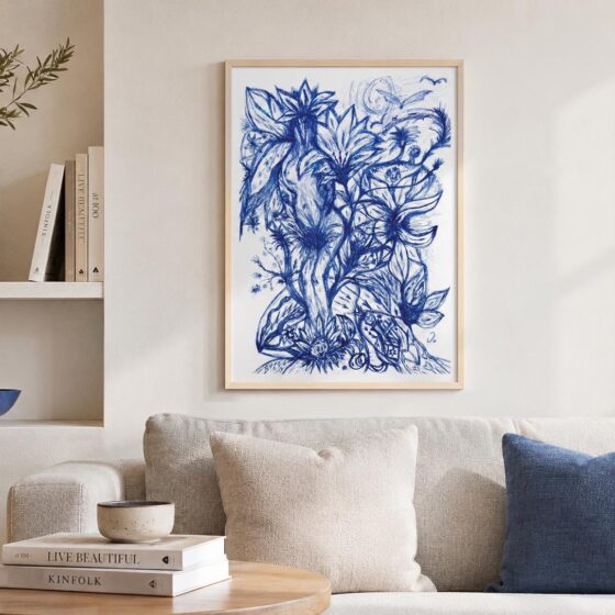 Gerahmter floraler Fine Art Print „Echoes in Bloom“ von Iris Venium